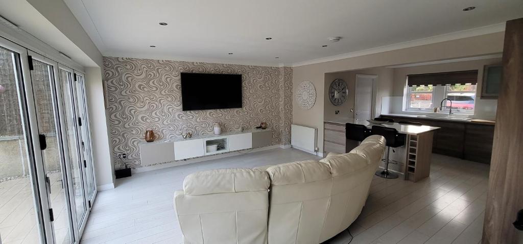 4 Private bedroom house with 3 parking spaces free photo
