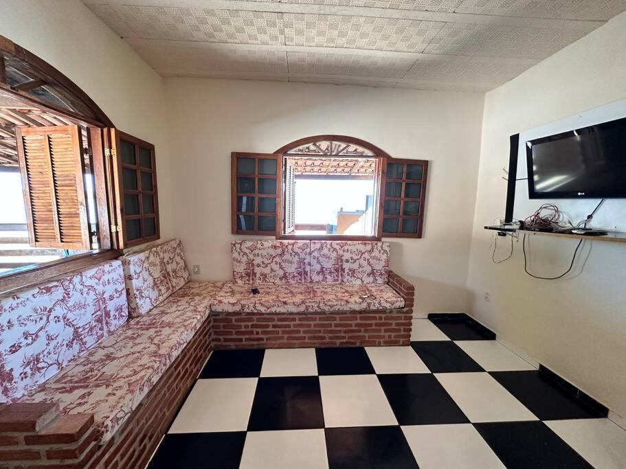 Μια τηλεόραση ή/και κέντρο ψυχαγωγίας στο Casa em frente a represa em Felixlandia