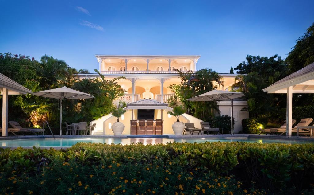 Πισίνα στο ή κοντά στο Fig Tree House At Royal Westmore Land