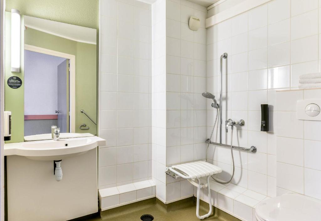 Koupelna v ubytování B&B HOTEL Montpellier Sud Lattes