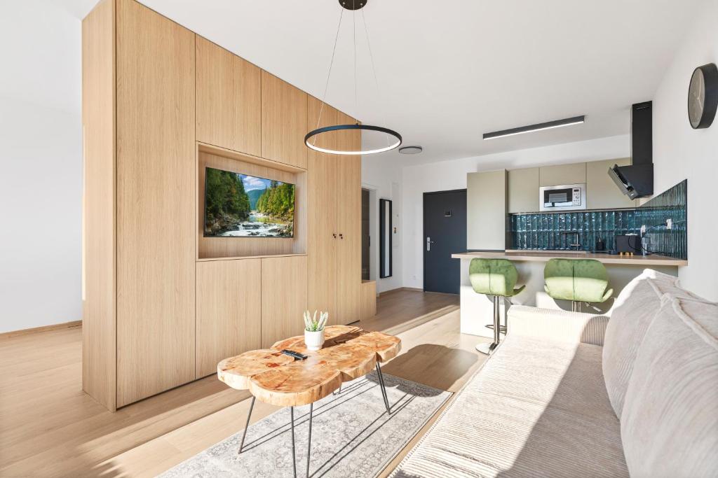 Posezení v ubytování Modern Apt with AC and Balcony