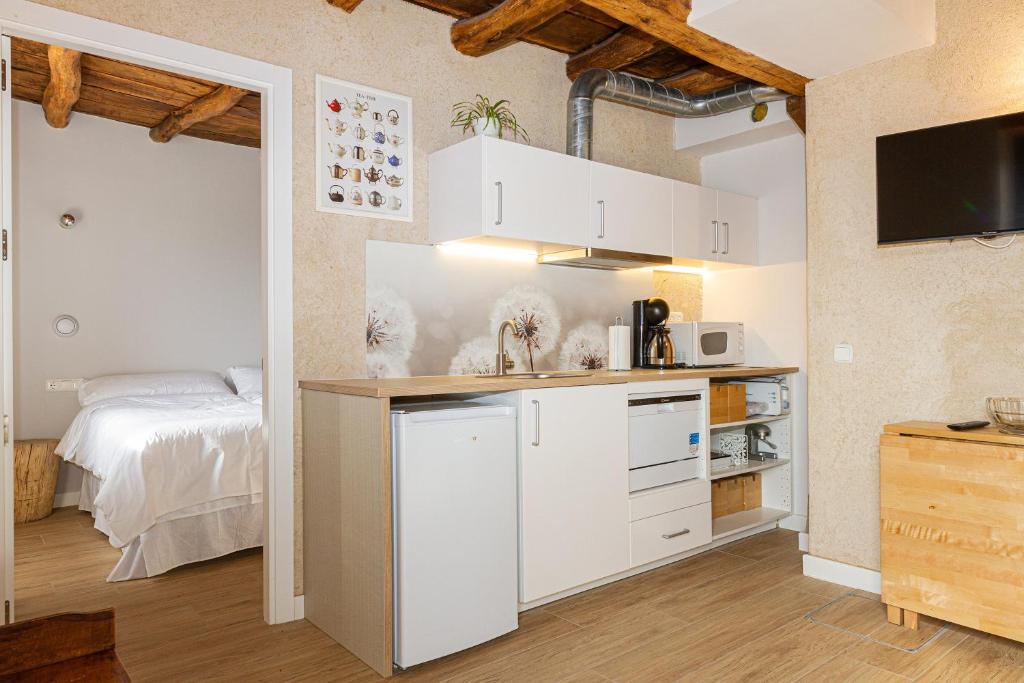 Kuchyň nebo kuchyňský kout v ubytování Mokorroko Borda Hostal Rural
