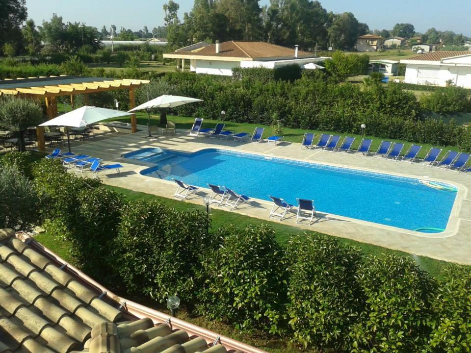 Basen w obiekcie Hotel Villa Aurora lub w pobliżu