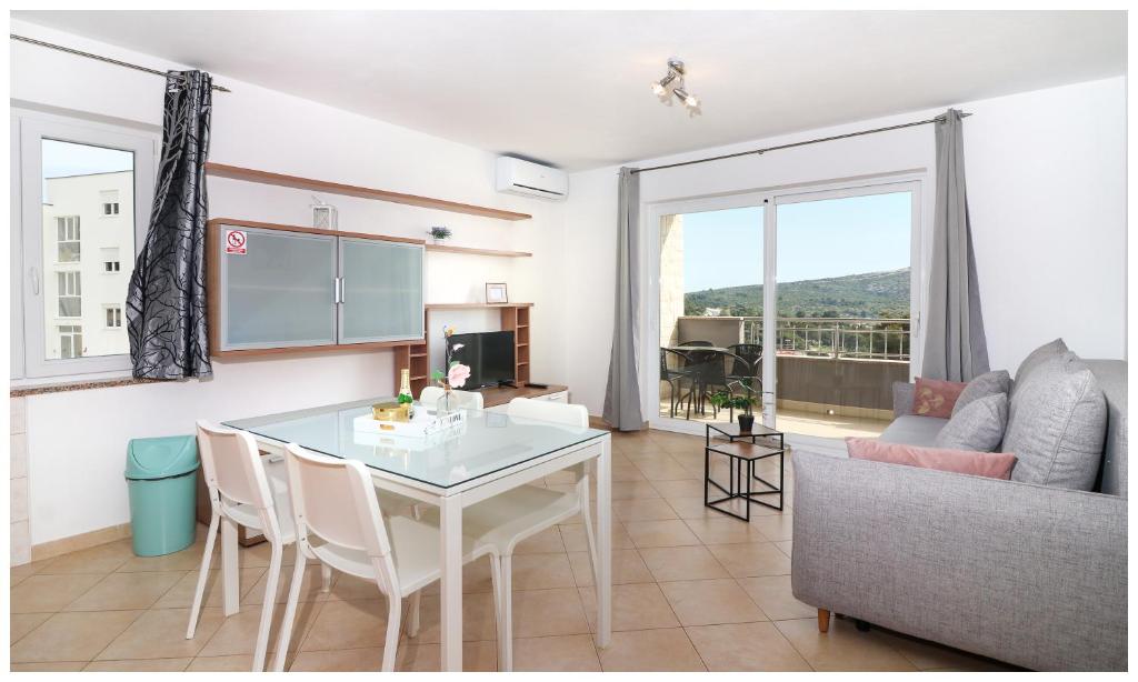 Nespecifikovaný výhled na hory nebo výhled na hory při pohledu z apartmánu