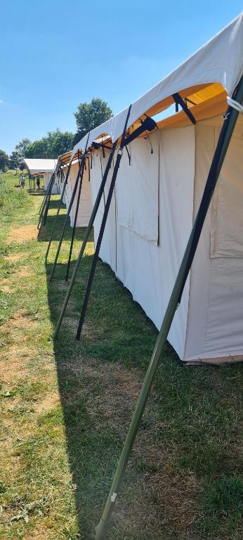 Fotografie z fotogalerie ubytování Ardennen Comfort tent Val de Wanne v destinaci Trois-Ponts
