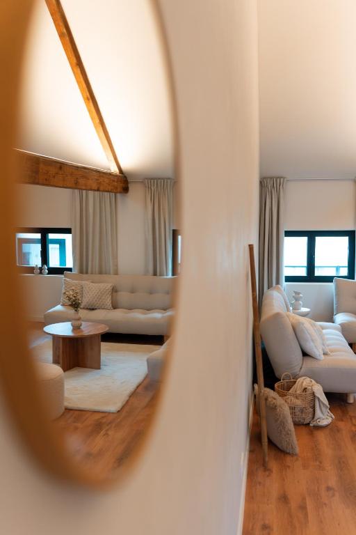 Posezení v ubytování Spacious, newly renovated loft - 107m2