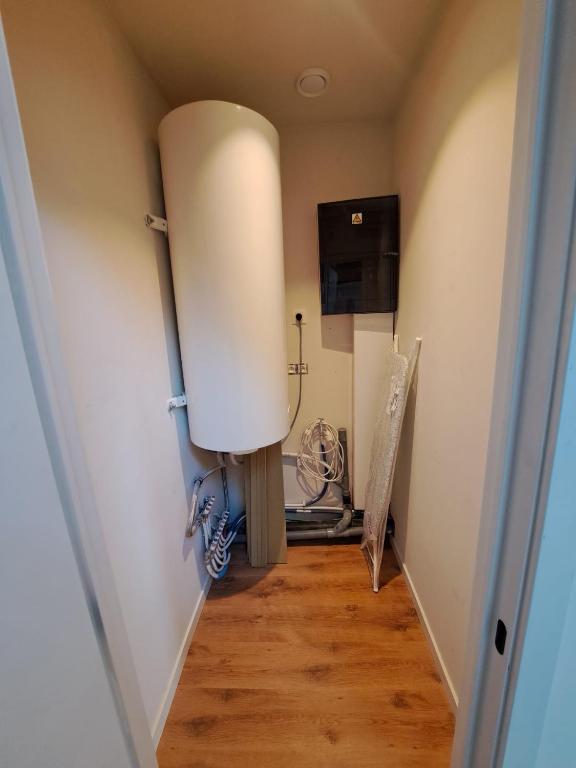 TV a/nebo společenská místnost v ubytování Spacious, newly renovated loft - 107m2