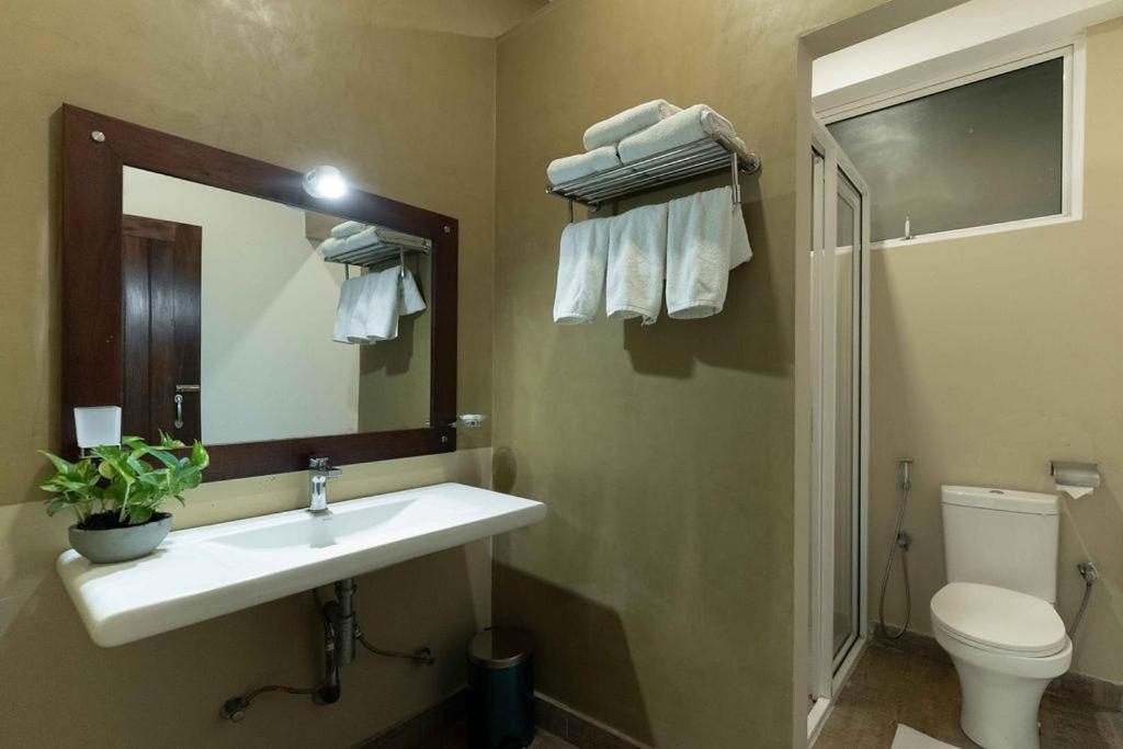 Koupelna v ubytování Beach Corridor Hotel & Spa with Free Airport shuttle
