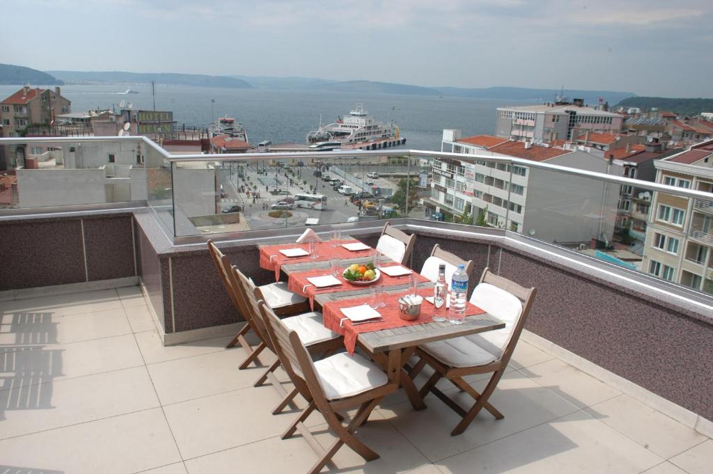 Balkón nebo terasa v ubytování Çanak Hotel