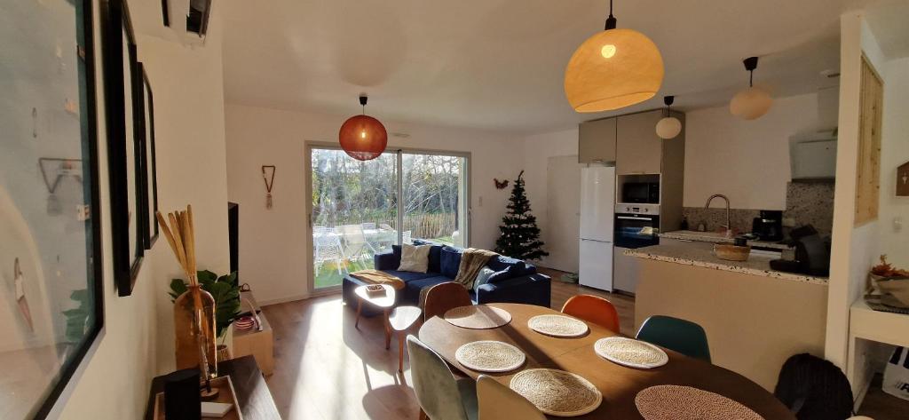 La Villa Rivière & SPA - Villa De Trois Chambres