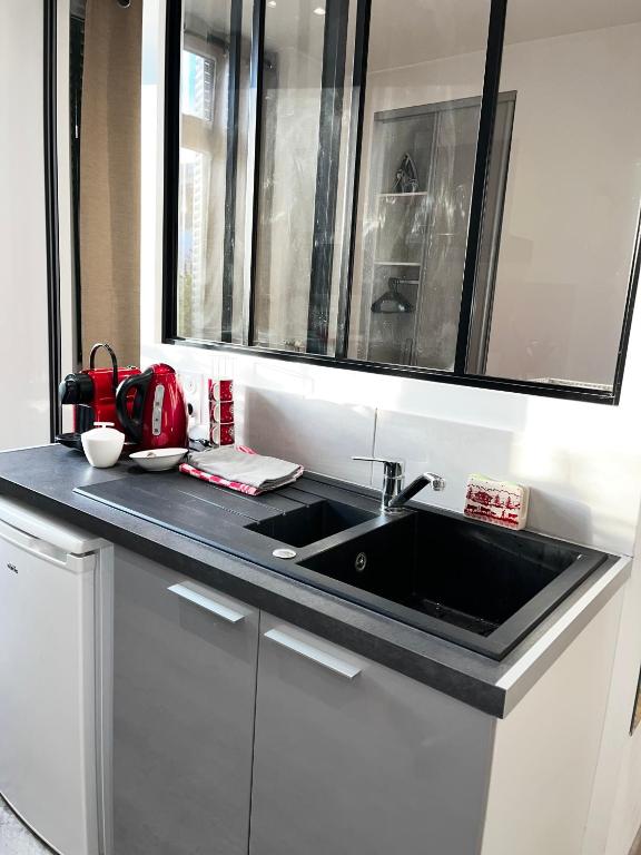 Studio tout équipé avec chambre indépendante - Appartement D'une Chambre