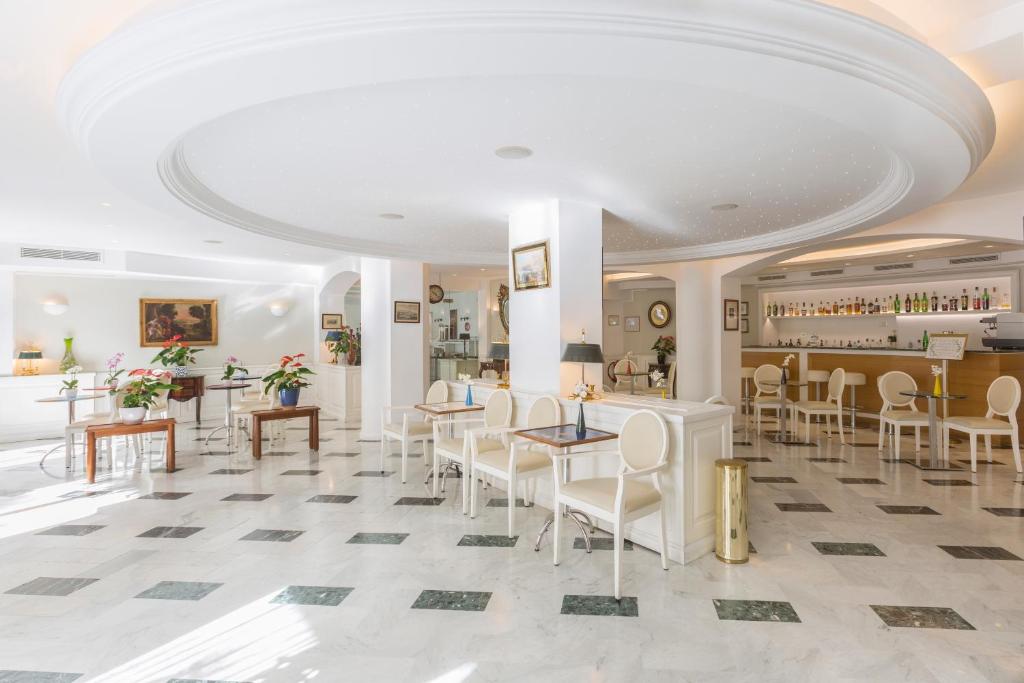 Restaurace v ubytování Hotel Central Wellness