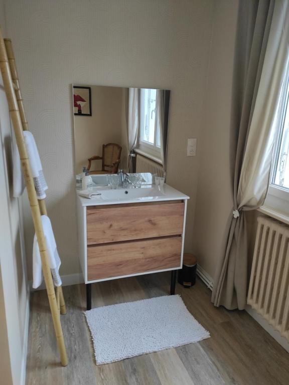 Ty Nathy - Double Room