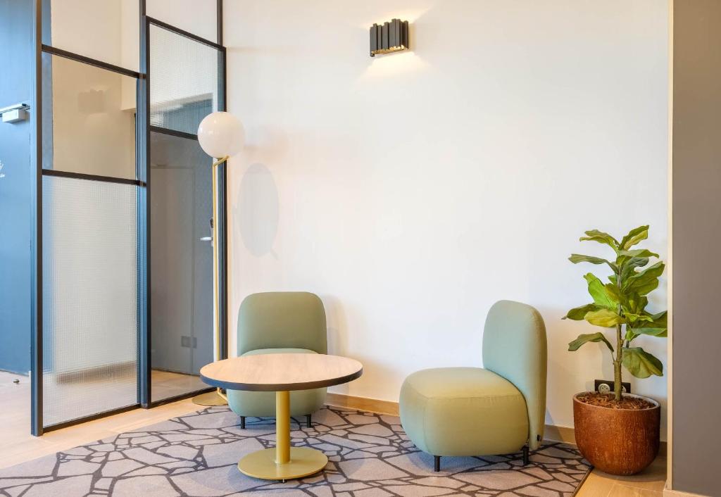 B&B HOTEL Nice Stade Rivieraにあるシーティングエリア