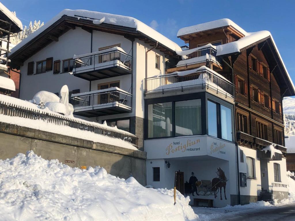 Hotel Garni Postigliun Andiast v zimě