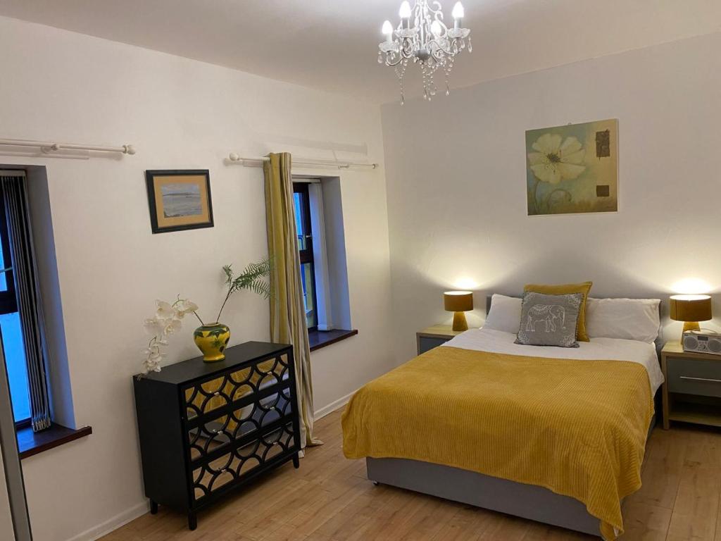 Postel nebo postele na pokoji v ubytování Three Double Bed Townhouse