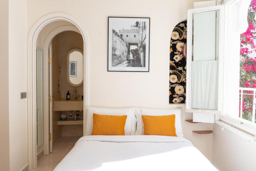 Absinthe Guest House - Double Room With Private Bathroom