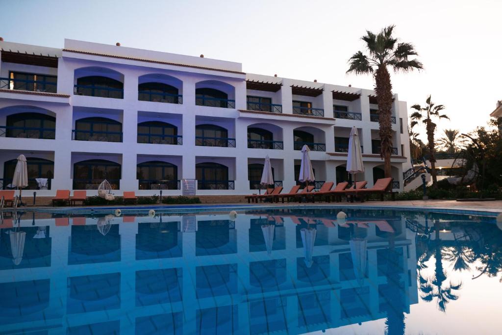 Bazén v ubytování El Khan Sharm Hotel nebo v jeho okolí