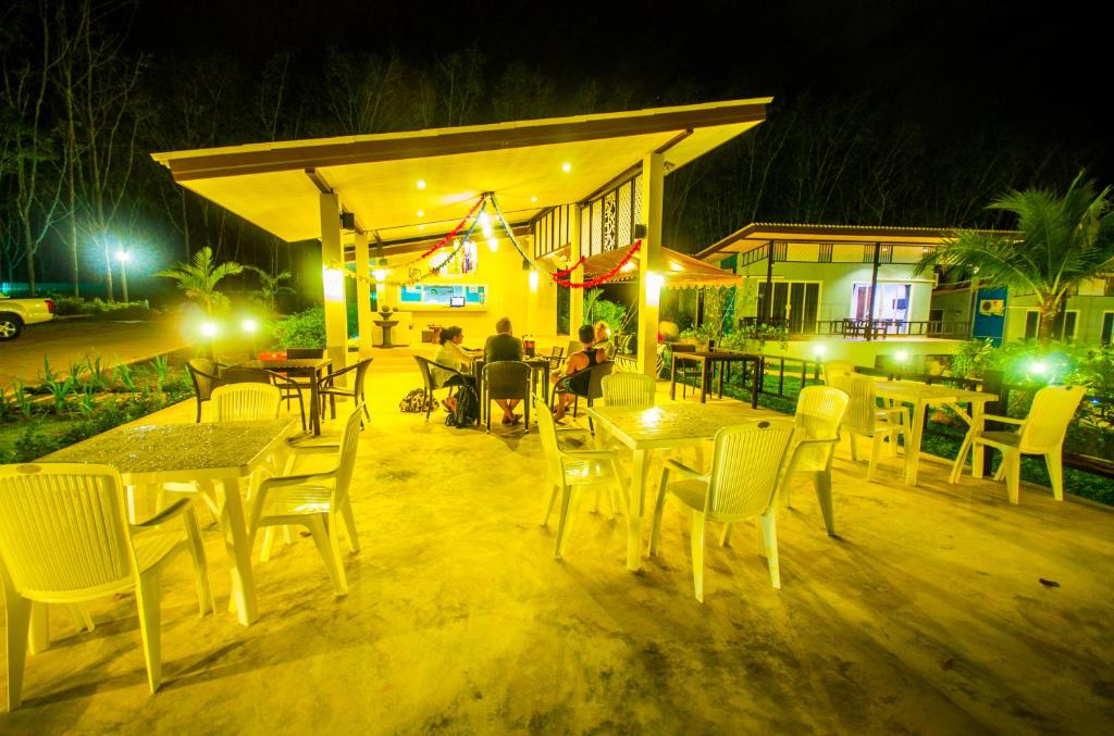 Restaurace v ubytování Chomphu Resort