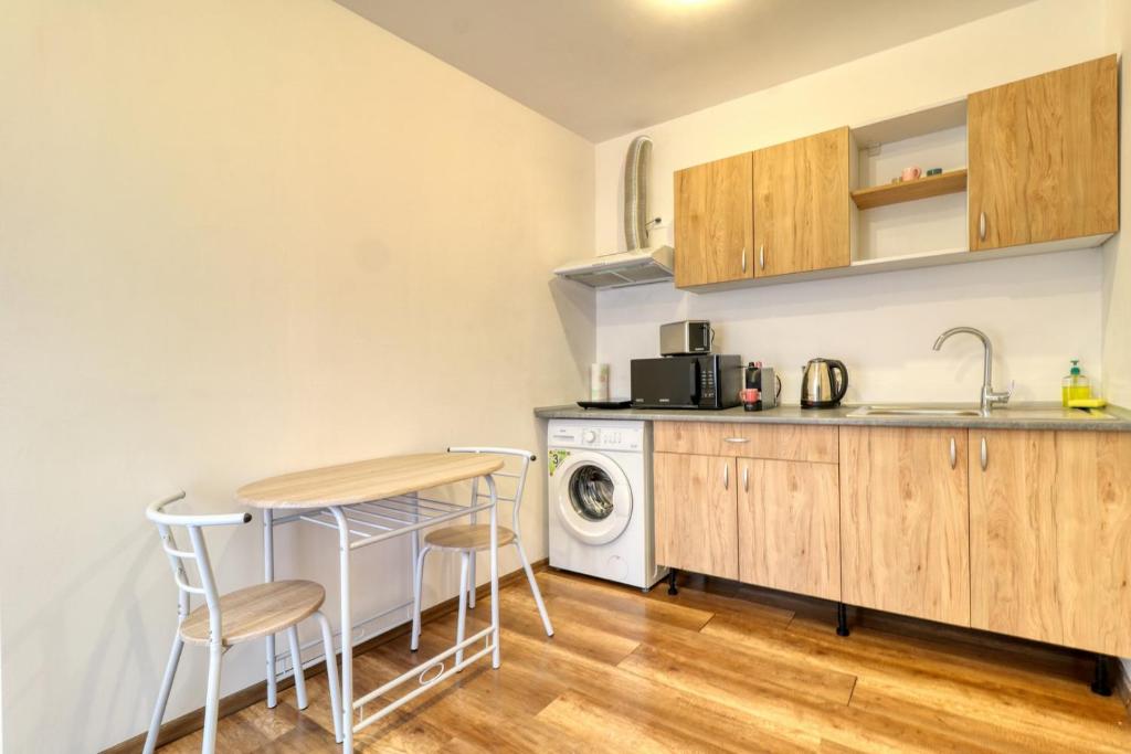 2 Hidden Gems - all U need - by Uni88 Apart Hotel - Resim 16