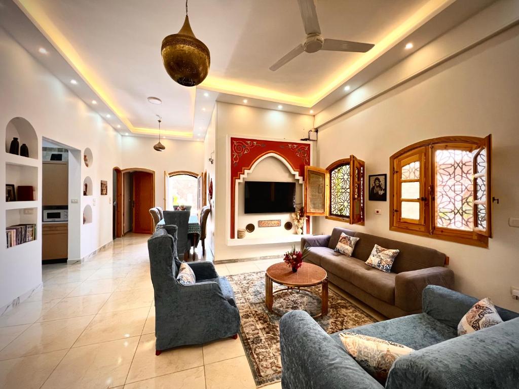 Posezení v ubytování Dar Lina Guesthouse Luxor