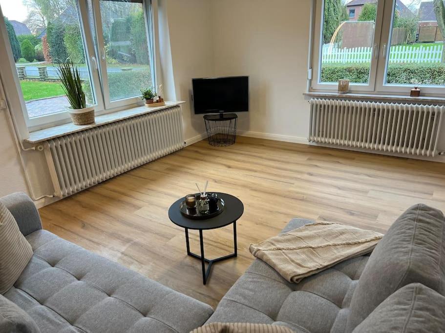 Χώρος καθιστικού στο Ferienhaus nahe der Nordsee, in Loquard, nahe Greetsiel und Emden