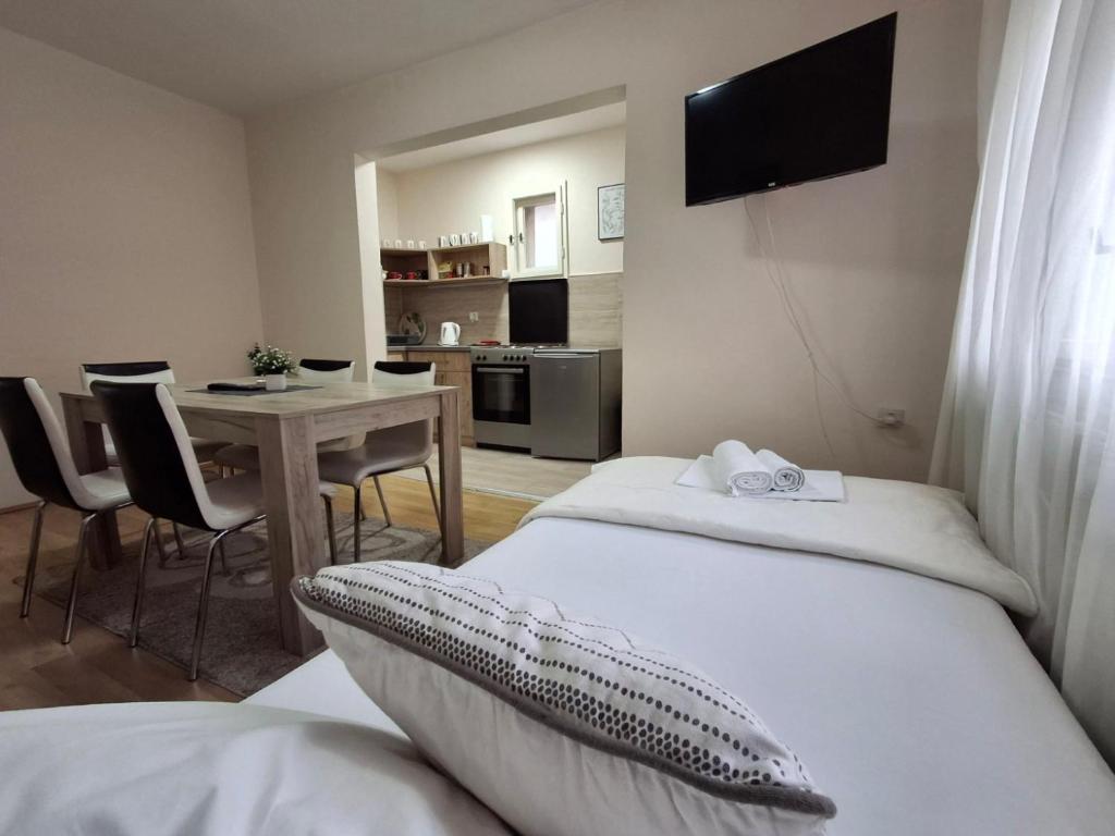 Haus Apartman Zaječar M&L - Estudio