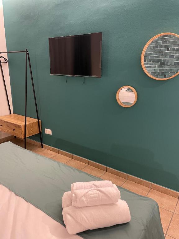 TV a/nebo společenská místnost v ubytování HOTEL ORENETA - Gironella