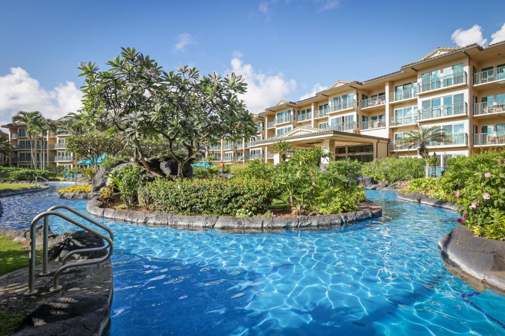Bazén v ubytování Waipouli Beach Resort and Spa Kauai by OUTRIGGER nebo v jeho okolí