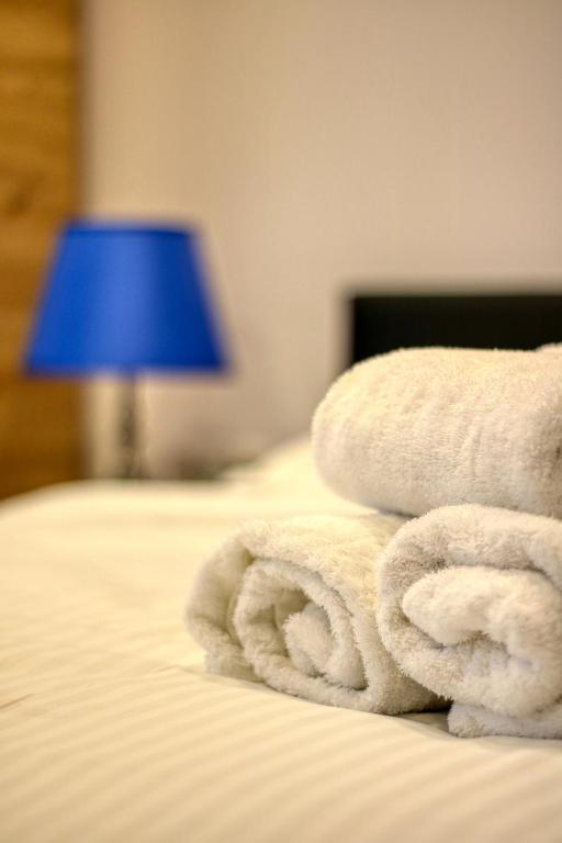 2 Hidden Gems - all U need - by Uni88 Apart Hotel - Resim 18