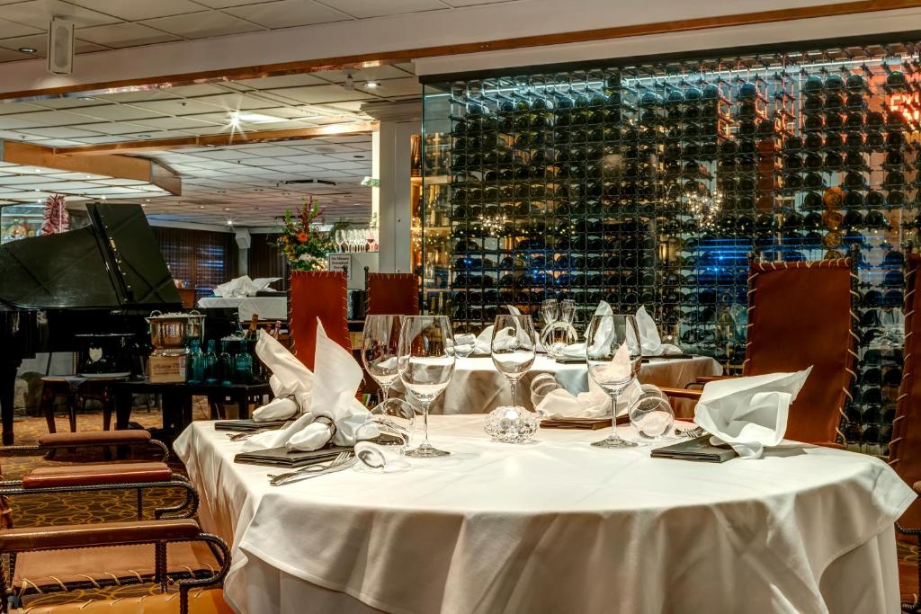 Restaurace v ubytování Listel Whistler, a Coast Hotel