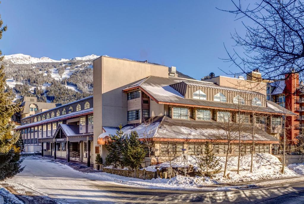 Nespecifikovaný výhled na hory nebo výhled na hory při pohledu z hotelu