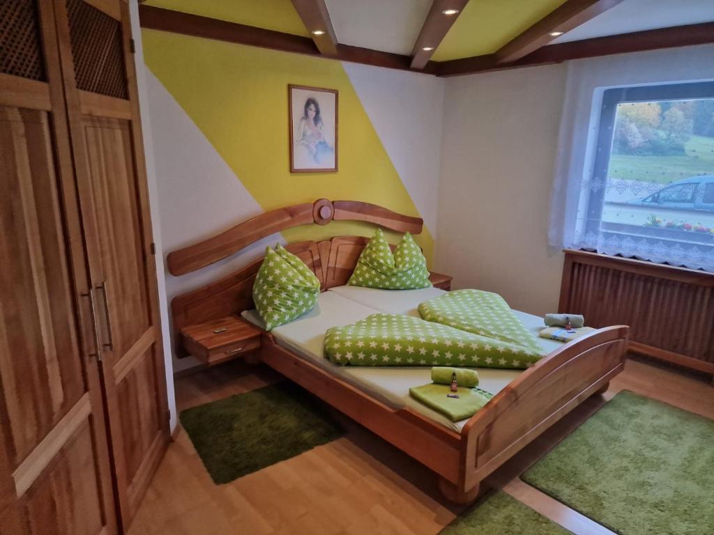 Postel nebo postele na pokoji v ubytování Haus Anicka zum Bömerwaldjeti
