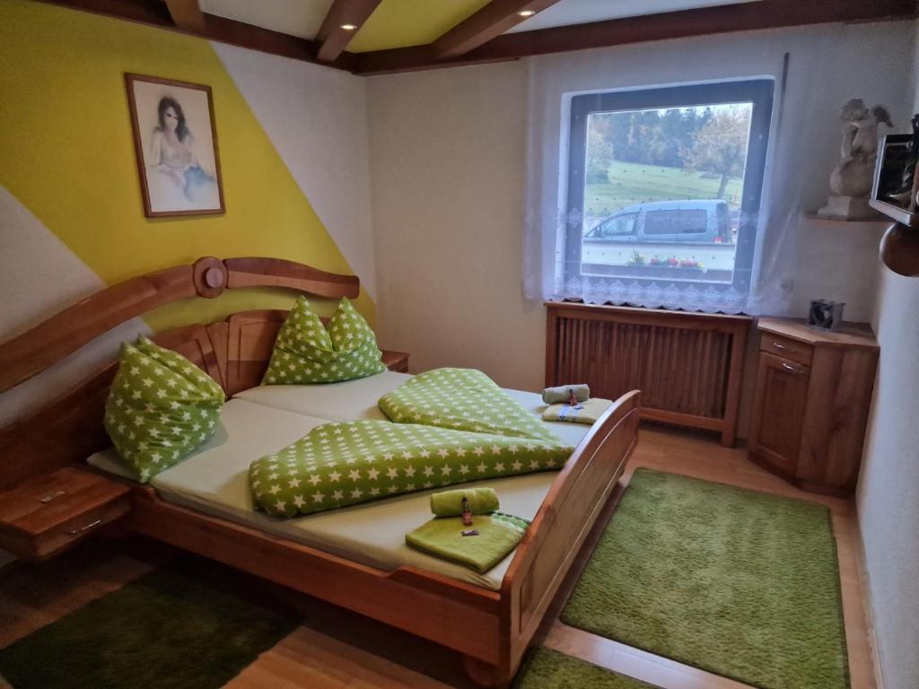 Postel nebo postele na pokoji v ubytování Haus Anicka zum Bömerwaldjeti