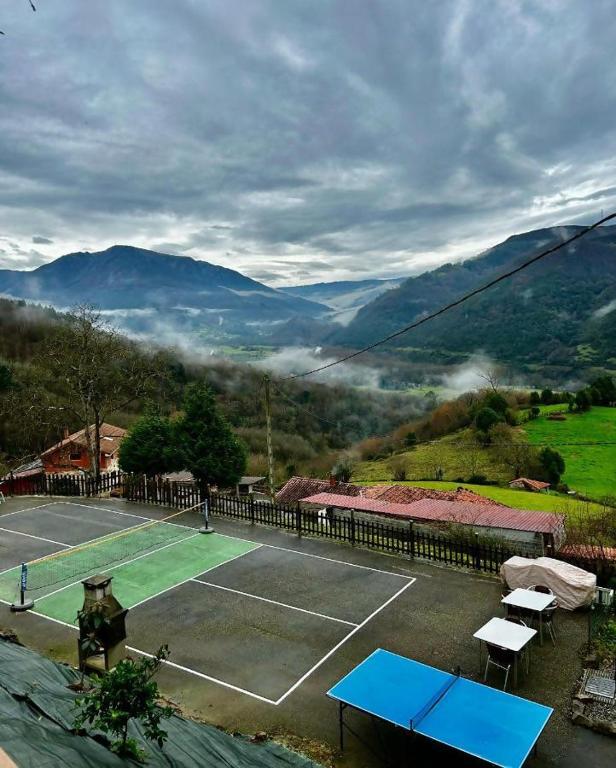 Tennis and/or squash facilities at Mirador de Miranda Apartamentos Rural & Spa Inc or nearby