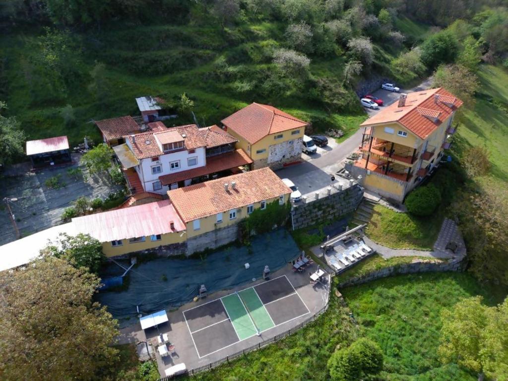 A bird's-eye view of Mirador de Miranda Apartamentos Rural & Spa Inc