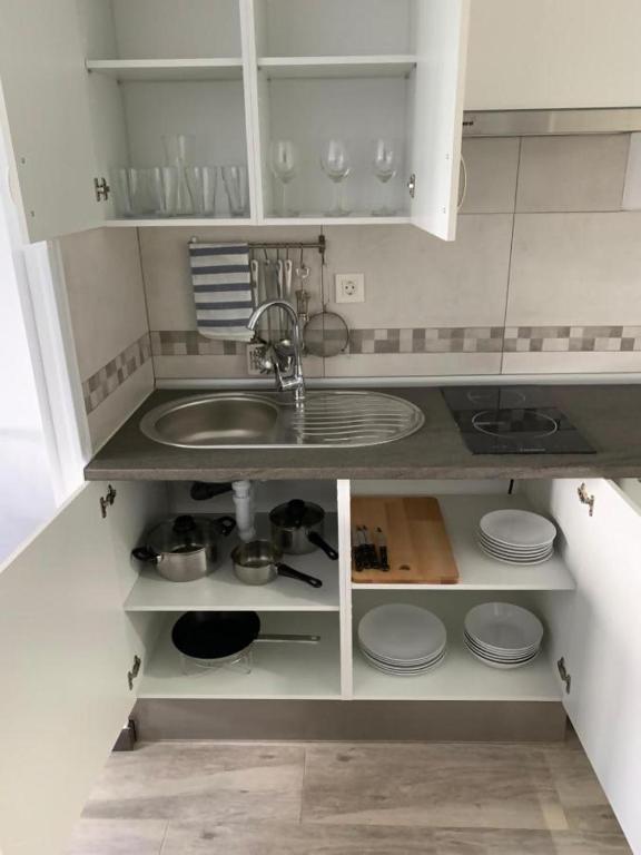 A kitchen or kitchenette at Mirador de Miranda Apartamentos Rural & Spa Inc