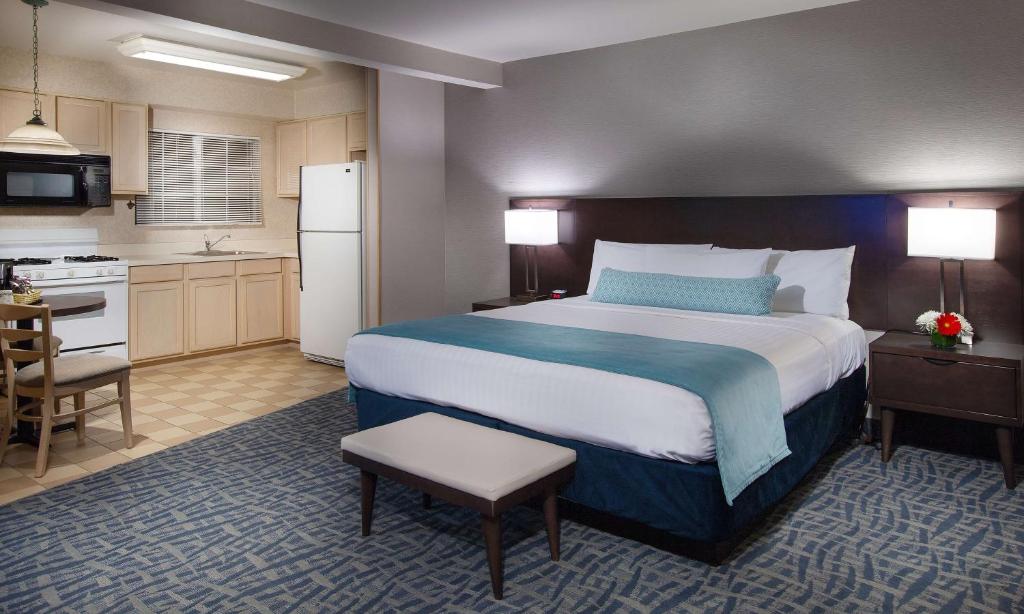 Safari Inn, a Coast Hotel - 