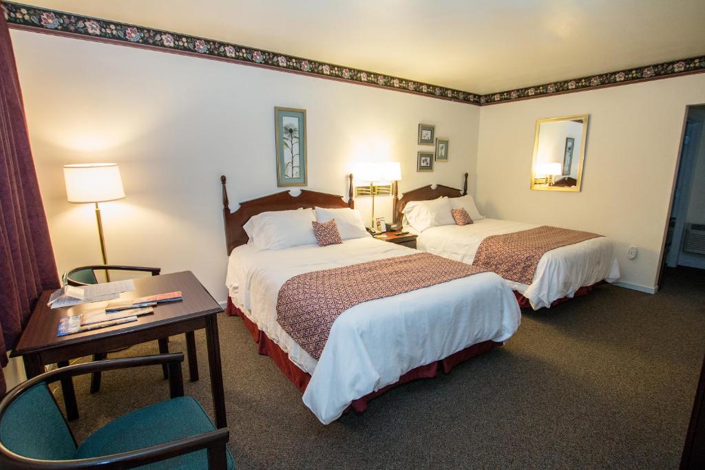 The Chalet Motel photo