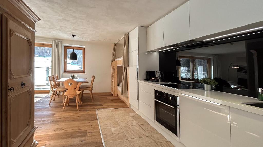 Kuchyň nebo kuchyňský kout v ubytování Monte Vita Tirol - Apartments