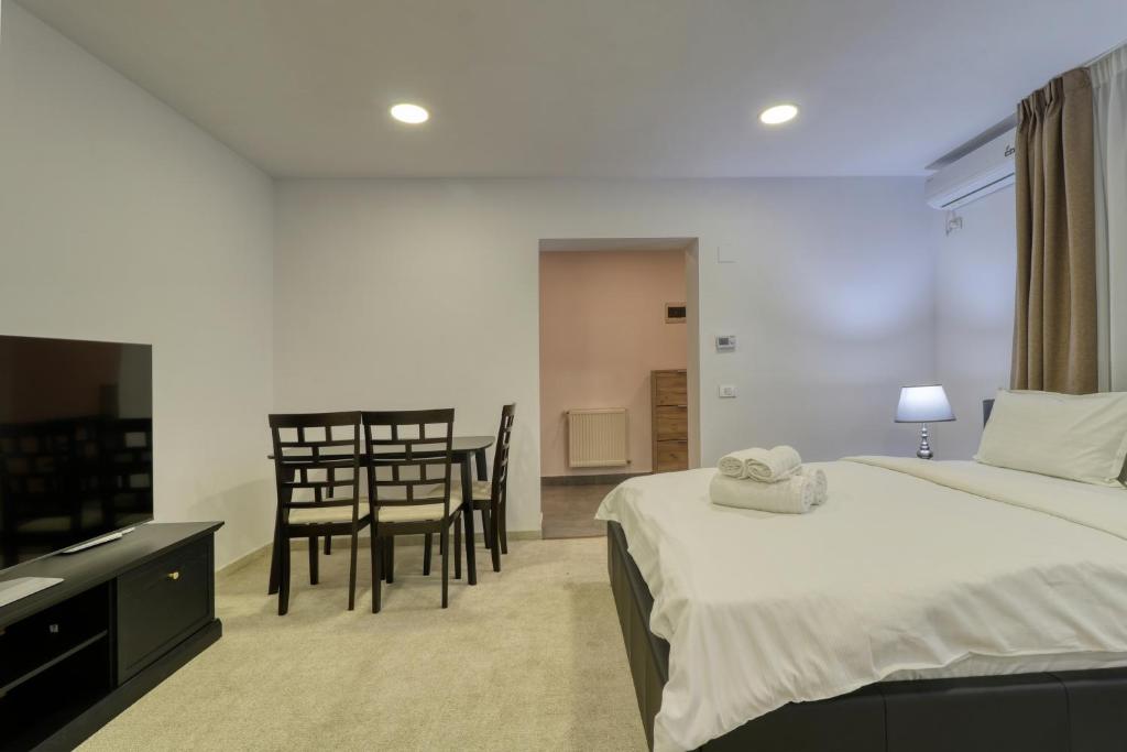 2 Hidden Gems - all U need - by Uni88 Apart Hotel - Resim 29