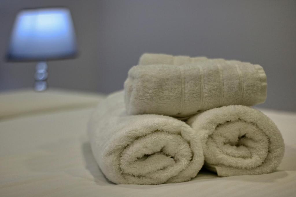 2 Hidden Gems - all U need - by Uni88 Apart Hotel - Resim 3