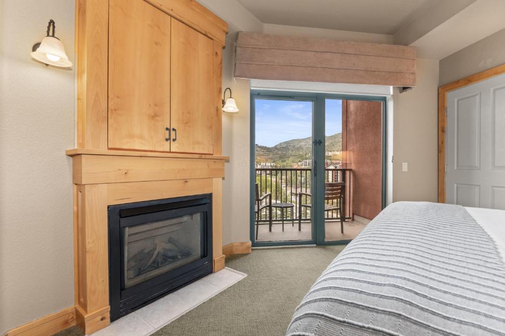 The Steamboat Grand - Deluxe King Room