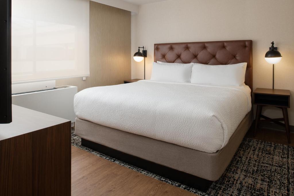 Four Points by Sheraton Bellingham Hotel & Conference Center photo