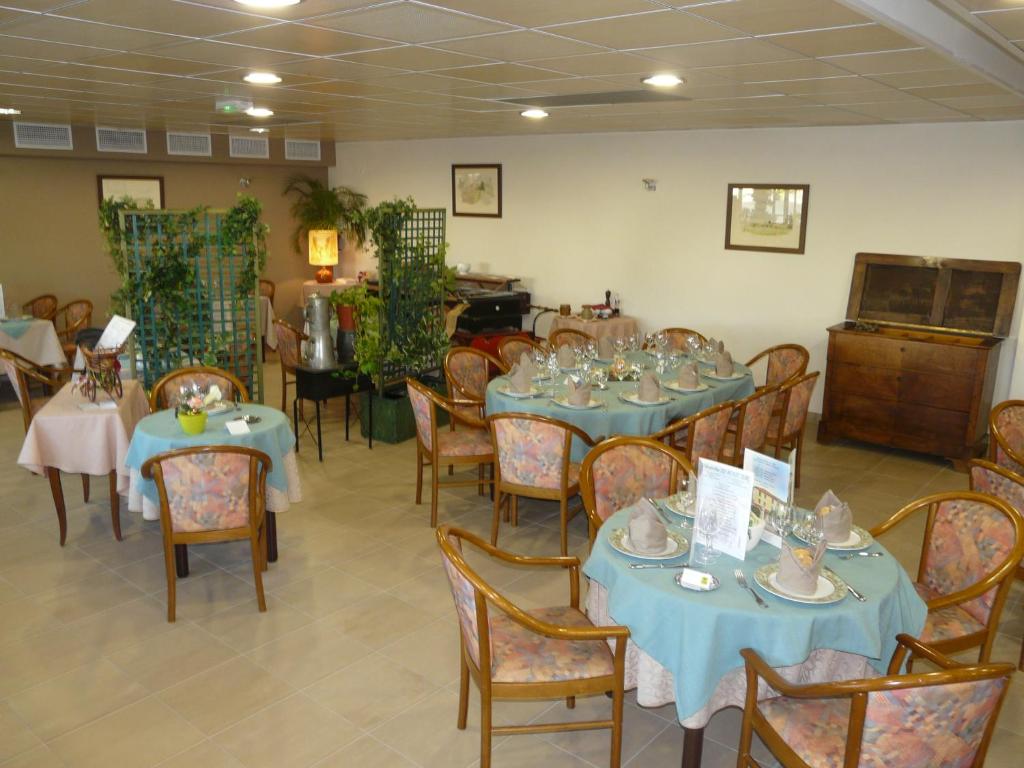 Restaurace v ubytování Hotel Le Chatard