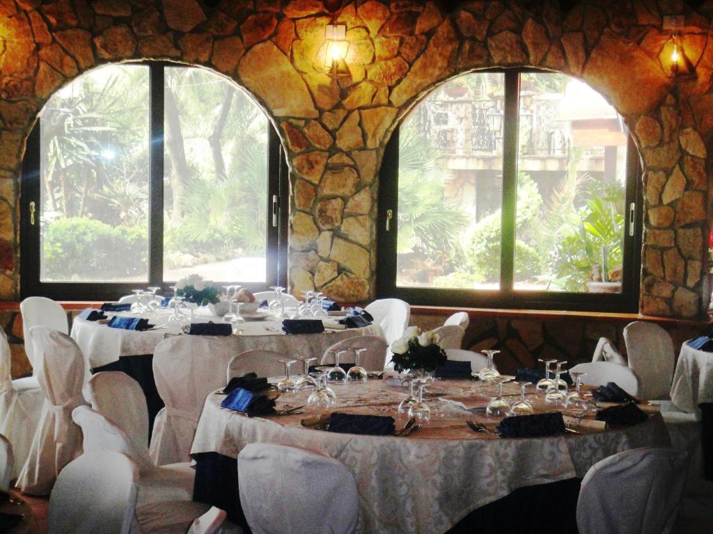 Restaurace v ubytování Hotel Club Torre Capovento