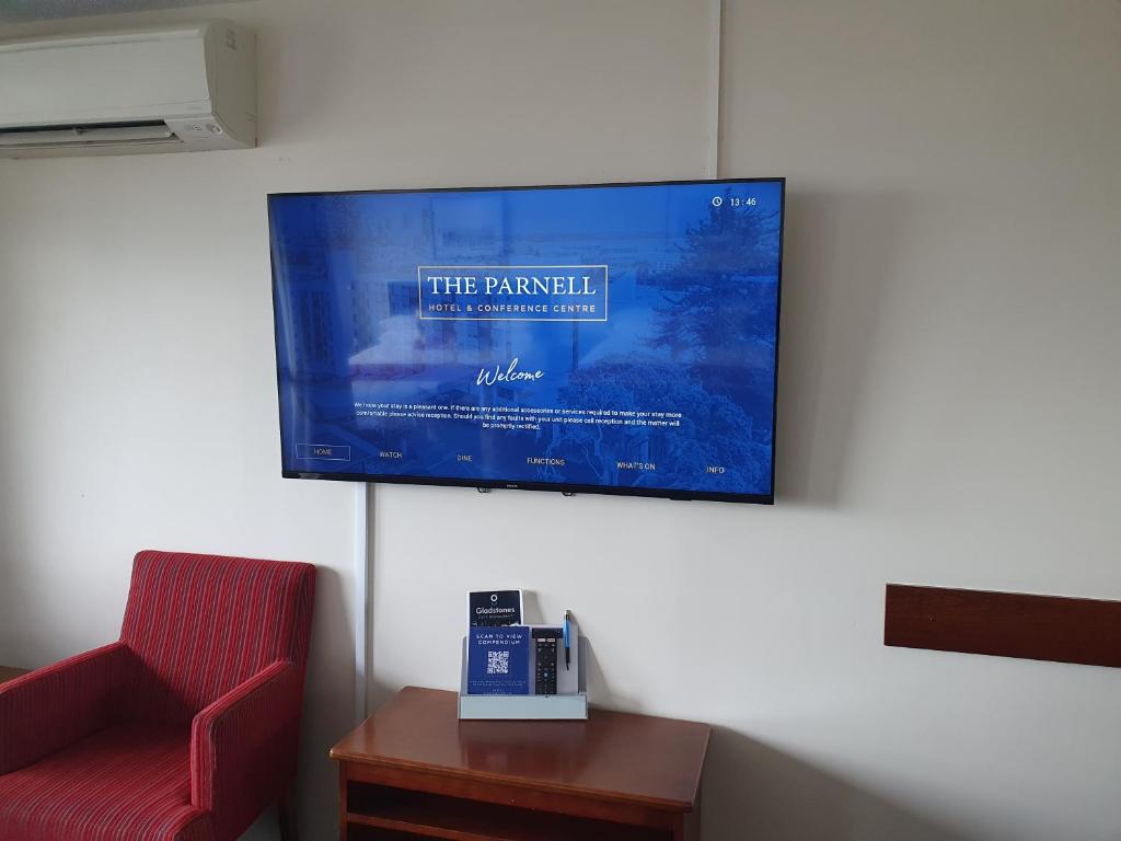 Televiisor ja/või meelelahutuskeskus majutusasutuses The Parnell Hotel & Conference Centre
