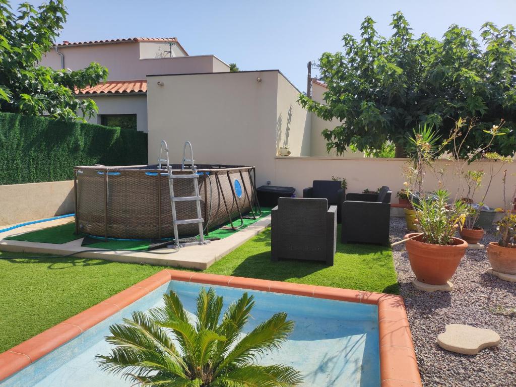 Photo de la galerie de l'établissement Maison avec jardin, piscine et parking à 150m de la plage - FR-1-776-112, à Argelès-sur-Mer