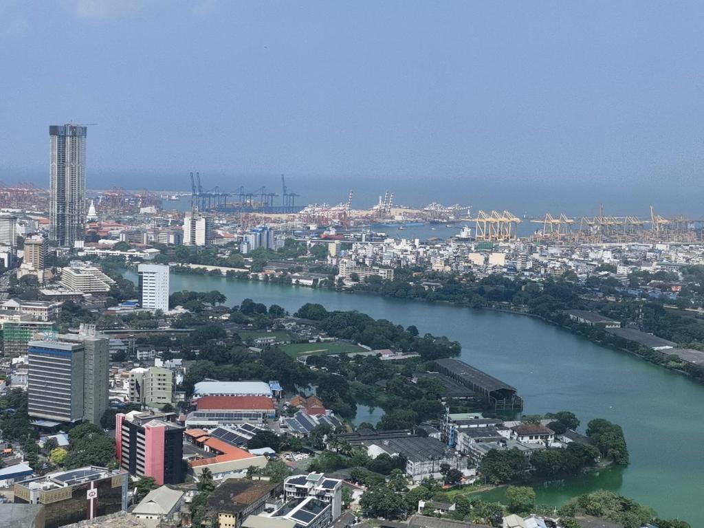 Colombo Trizen J&J future Apart ment - 17