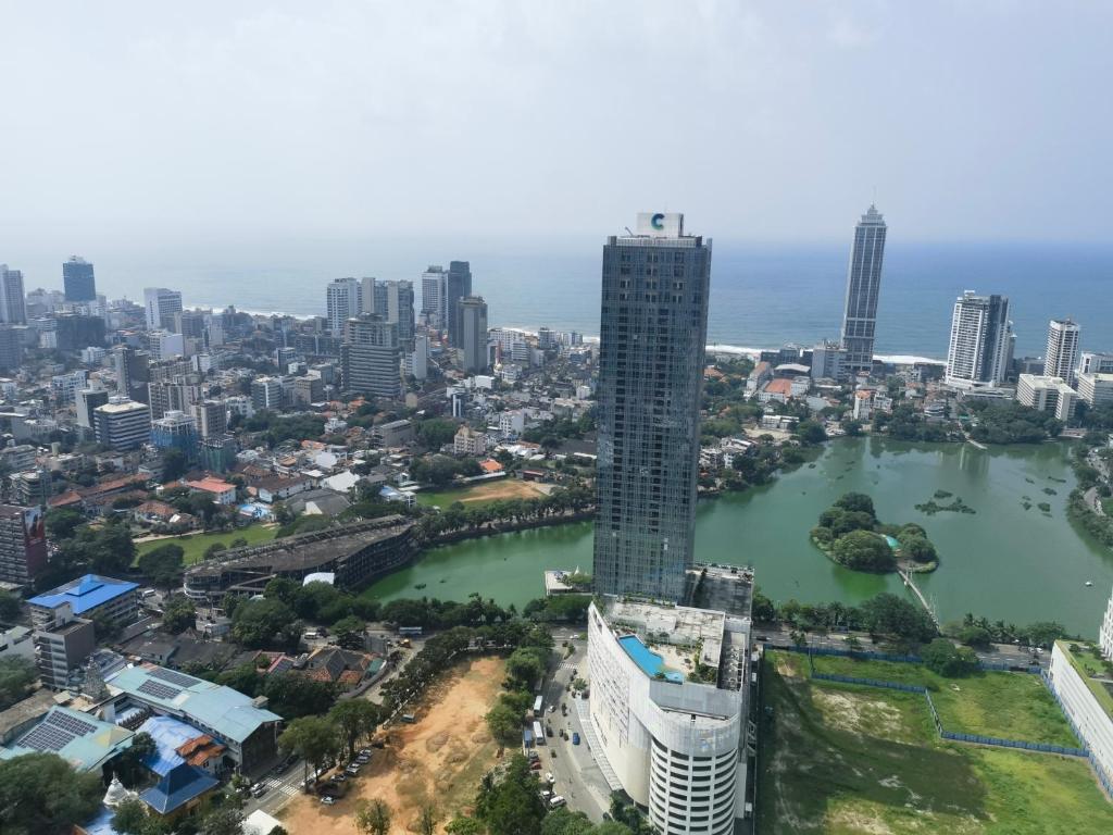 Colombo Trizen J&J future Apart ment - 16